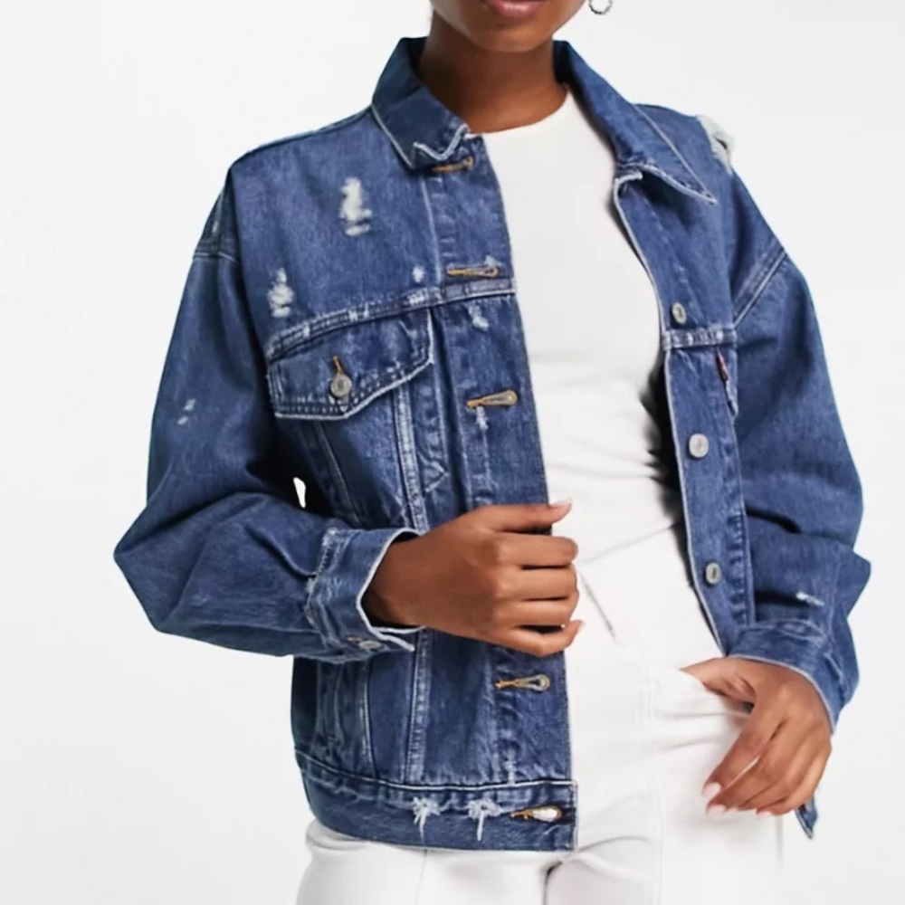 Levi’s Premium 90's trucker oversized distressed jacket in mid wash blue size L